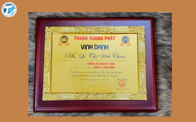 Bảng gỗ phủ đồng